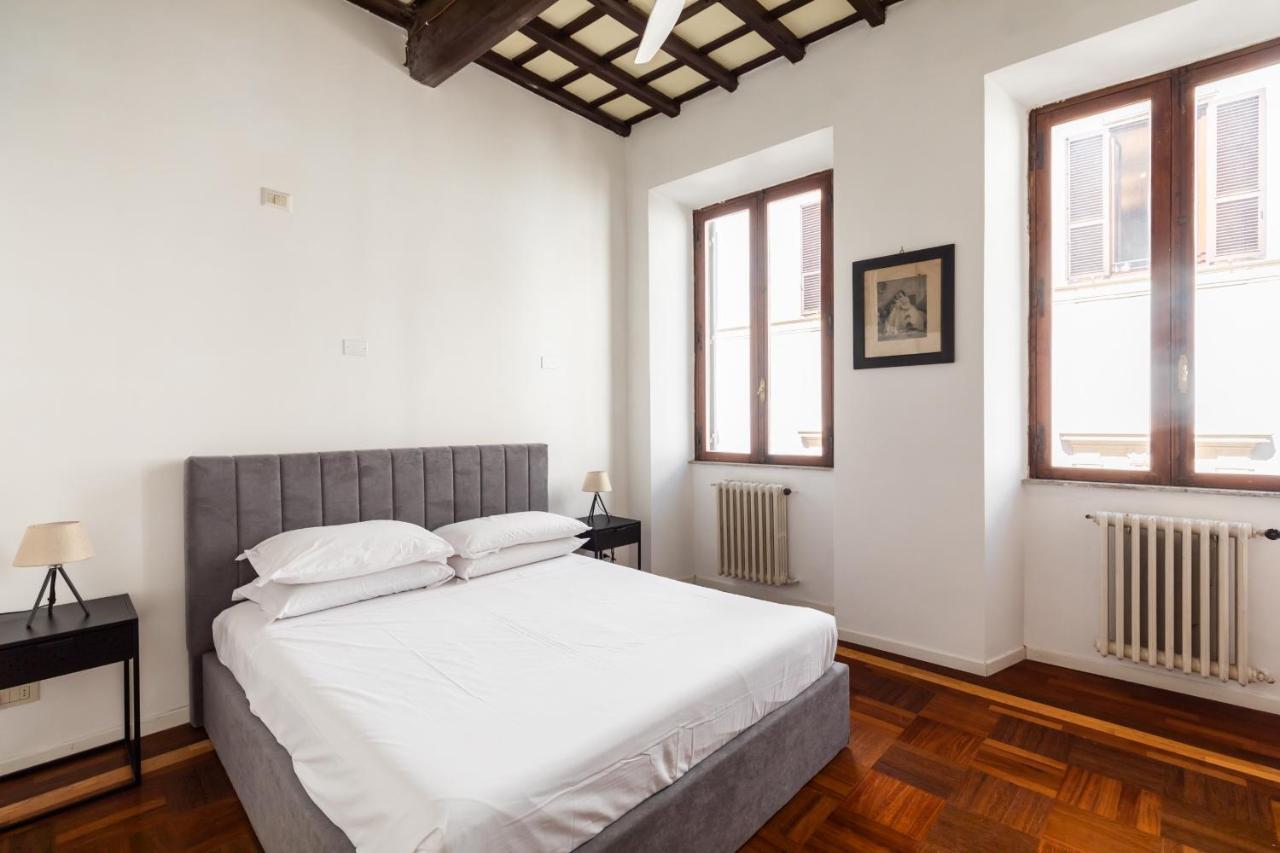 Campo De Fiori Large And Beautiful Apartment Rome Exterior photo